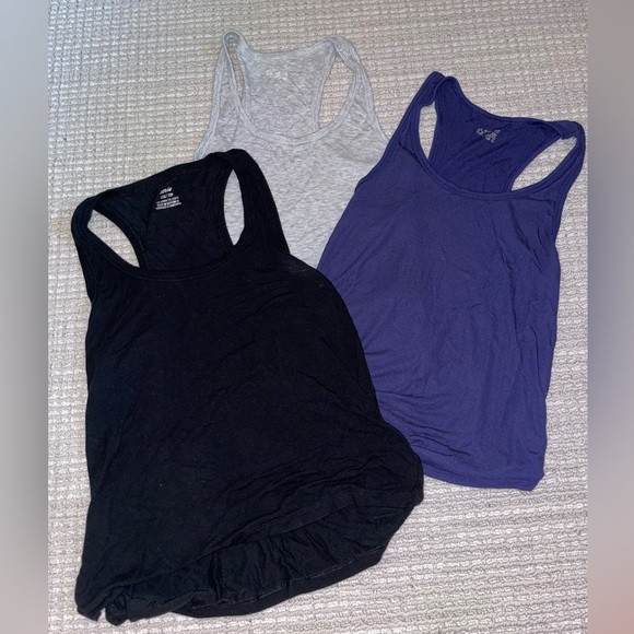 Aerie Thumbs Up Ribbed Flowy Tank Tops - Picture 3 of 13